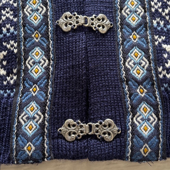 Nordstrikk Wool Cardigan - Picture 4 of 11